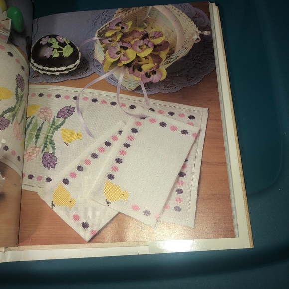 Celebrations in Cross- Stitch - cross-stitch for those special holidays - used - Picture 6 of 8